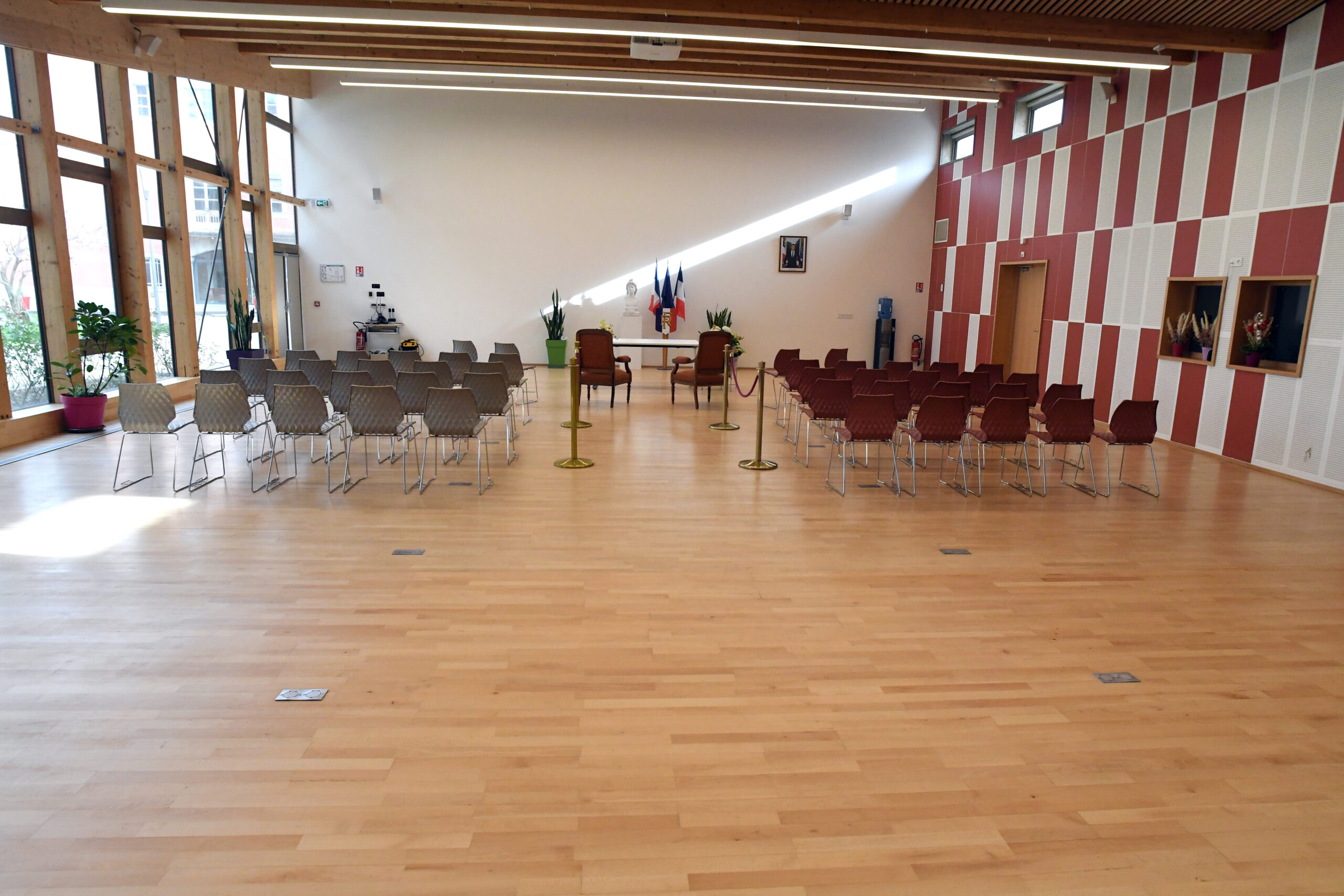 Salle Rosa Parks intérieur maison du fleuve Rhône 6 mars 2023 © Jacques Del Pino : Ville de Givors 5