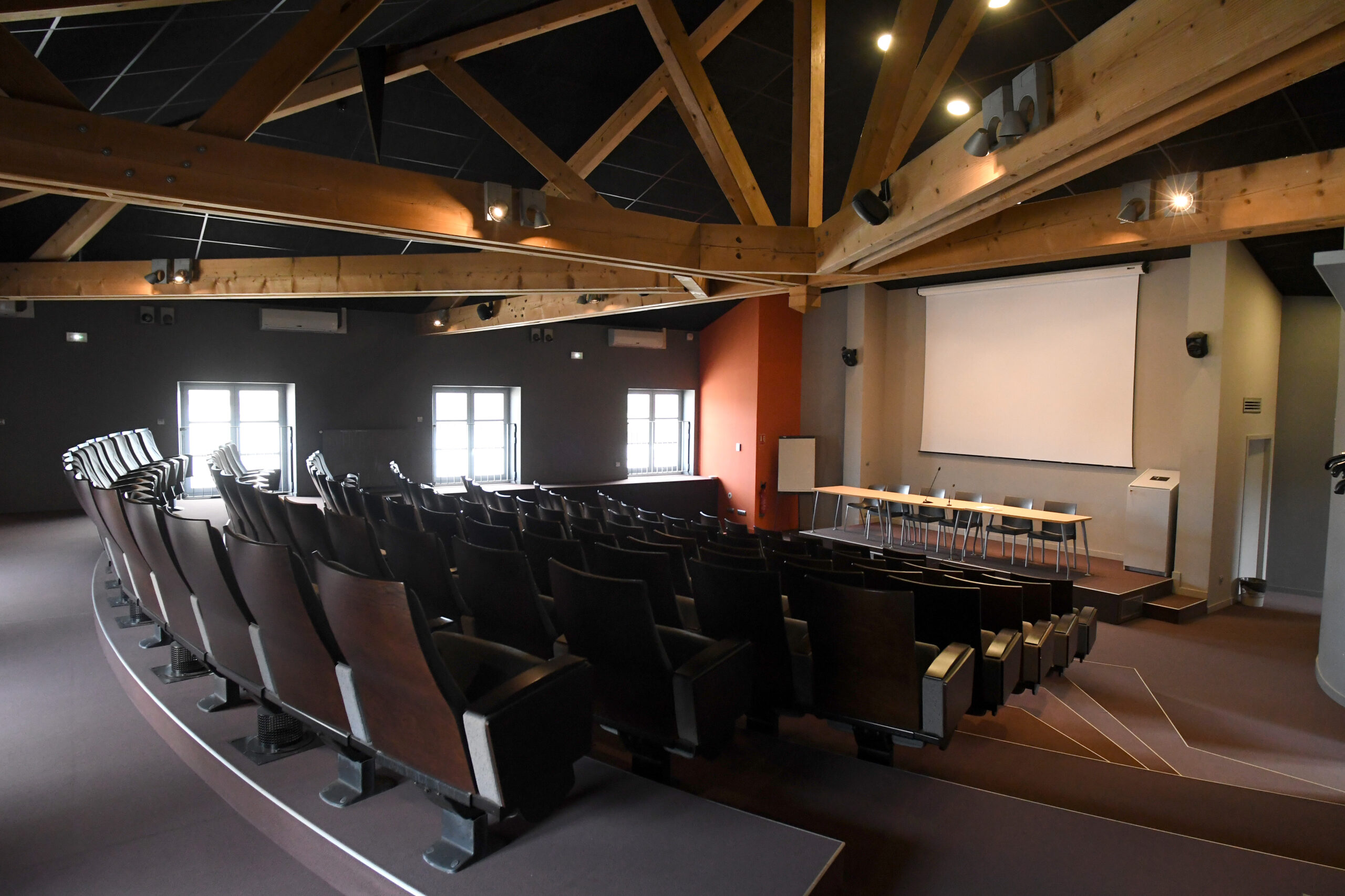 Salle de conférence maison du fleuve Rhône 6 mars 2023 © Jacques Del Pino : Ville de Givors 4